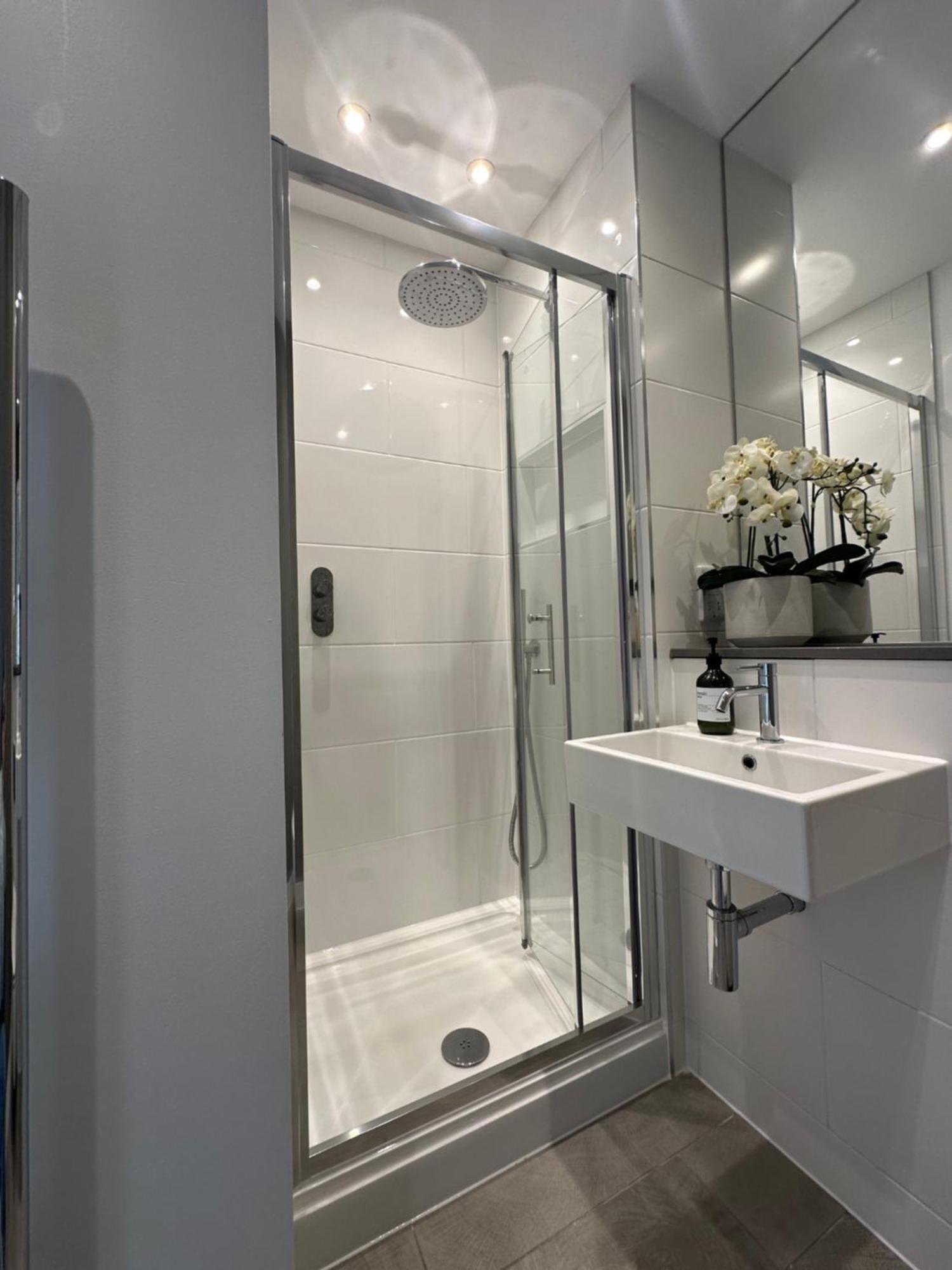 Contemporary Pied A Terre In The Heart Of Bath Lejlighed Eksteriør billede